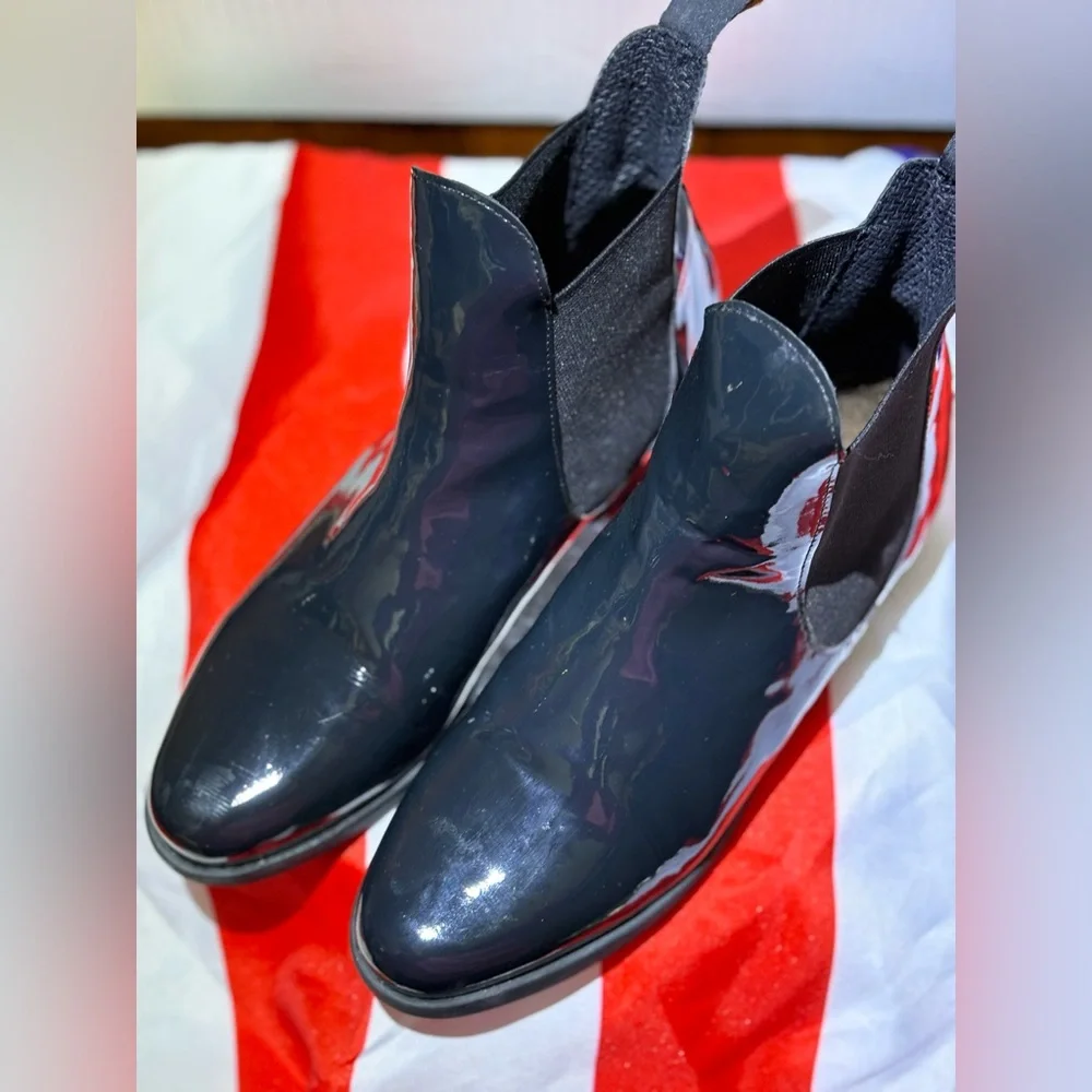 CAVALIER men’s size 9 (women’s 11) ankle high black shiny boots 1”heel